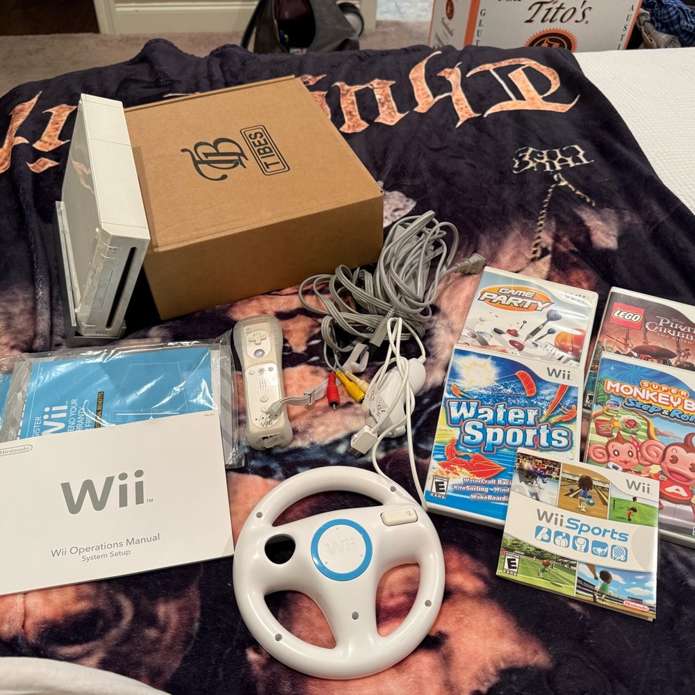 Nintendo Wii RVL-001 Bundle w/Controller, Wheel & 5 Games (No Sensor Bar) Works